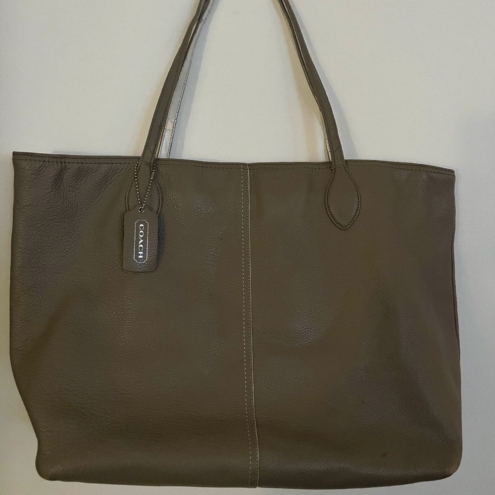 Coach Market Tote Grey  pebbled Leather